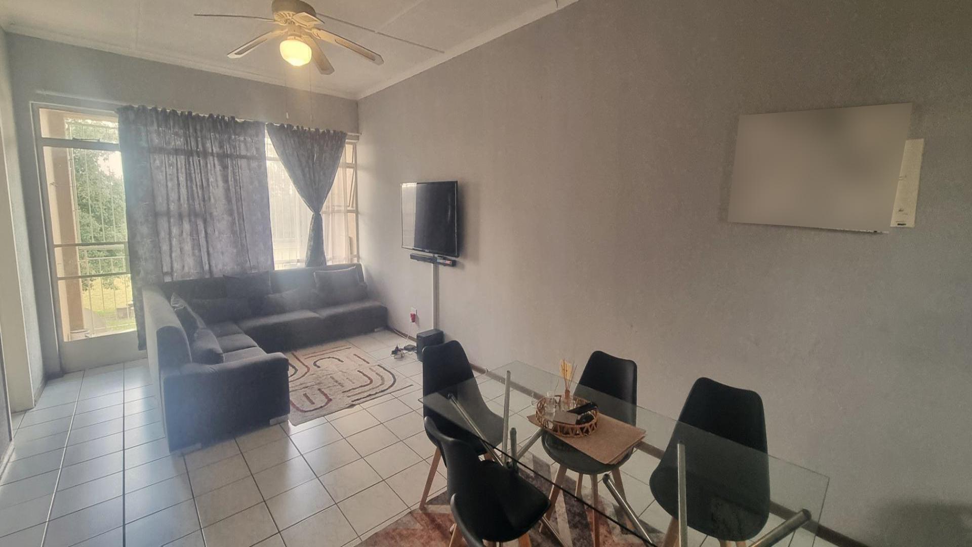 Lounges of property in Brackenhurst