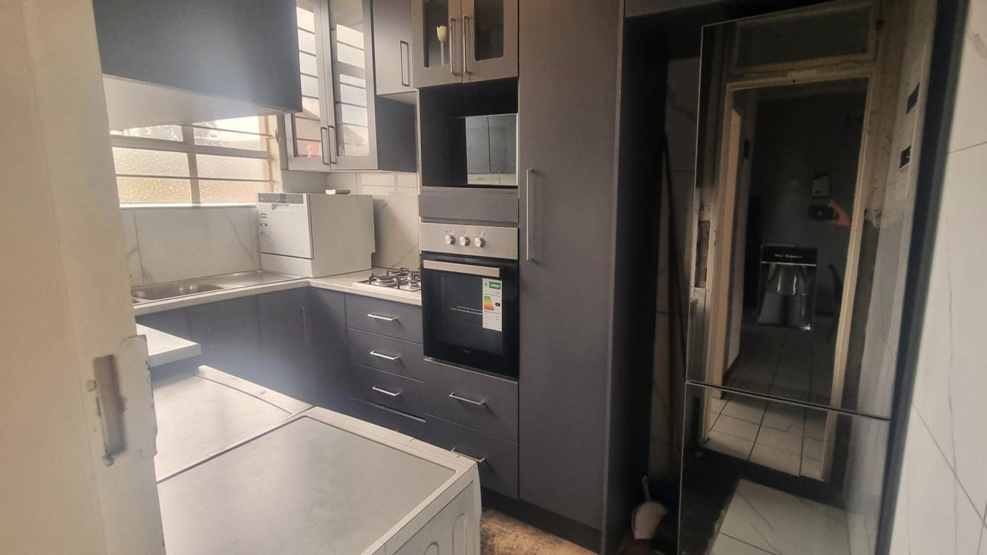 Kitchen of property in Brackenhurst