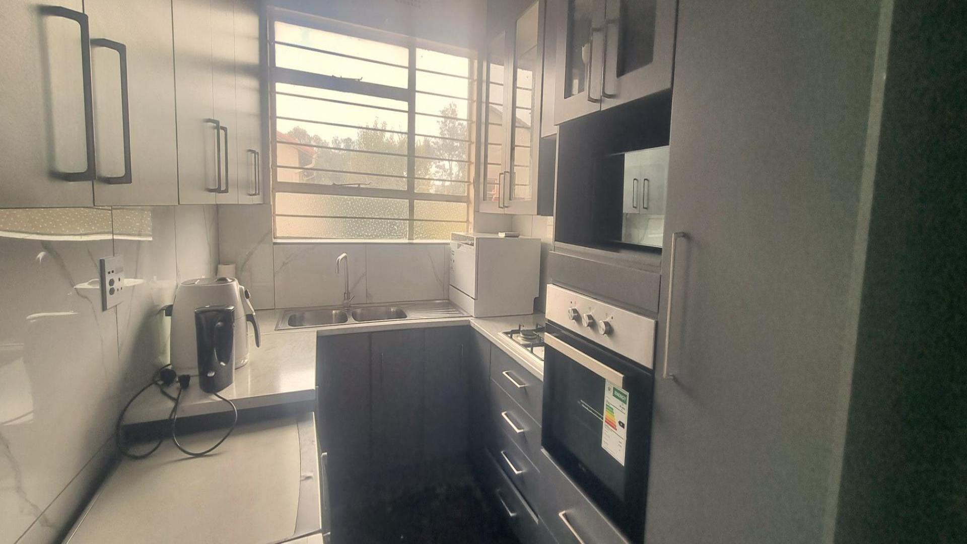 Kitchen of property in Brackenhurst