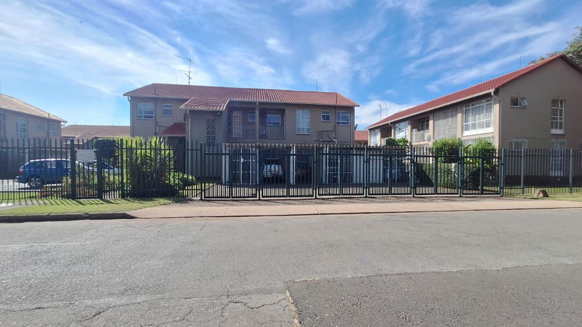 Front View of property in Brackenhurst