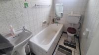 Bathroom 1 of property in Brackenhurst