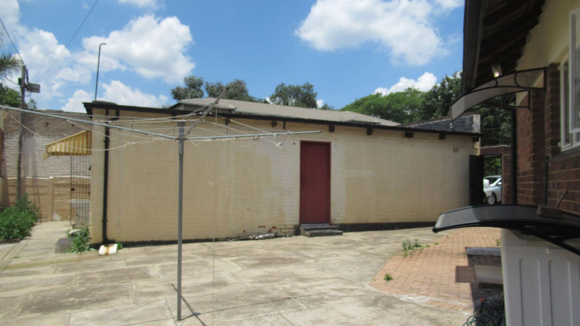 Backyard of property in Linmeyer