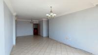 Lounges - 23 square meters of property in Essenwood