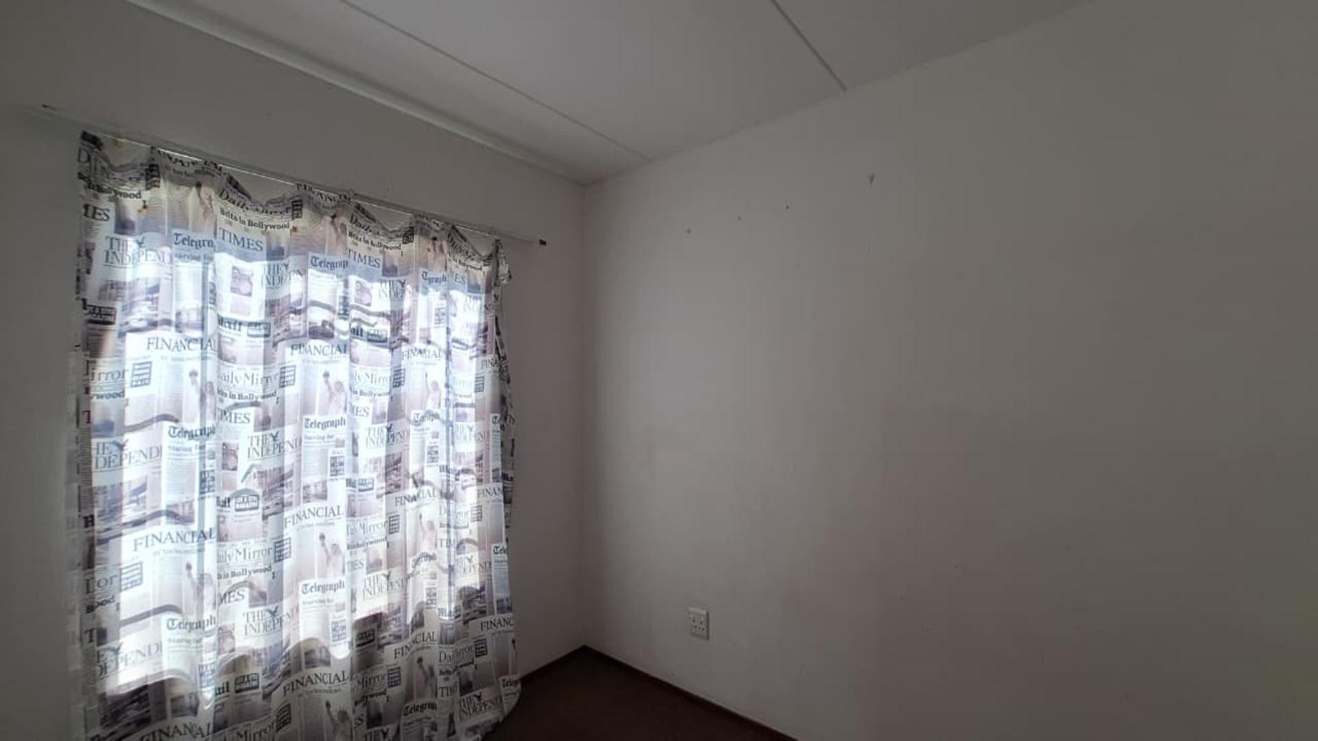 Bed Room 2 - 12 square meters of property in Comet