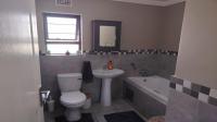 Bathroom 1 of property in Amberfield