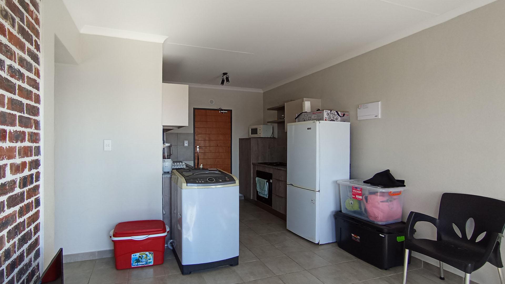 Lounges - 15 square meters of property in Wolmer