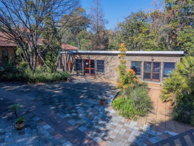 4 Bedroom House for Sale For Sale in Bryanston - MR683902