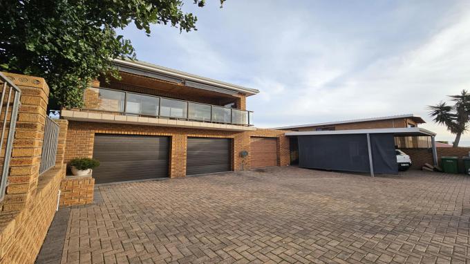 4 Bedroom Freehold Residence for Sale For Sale in Langebaan - Home Sell - MR683937