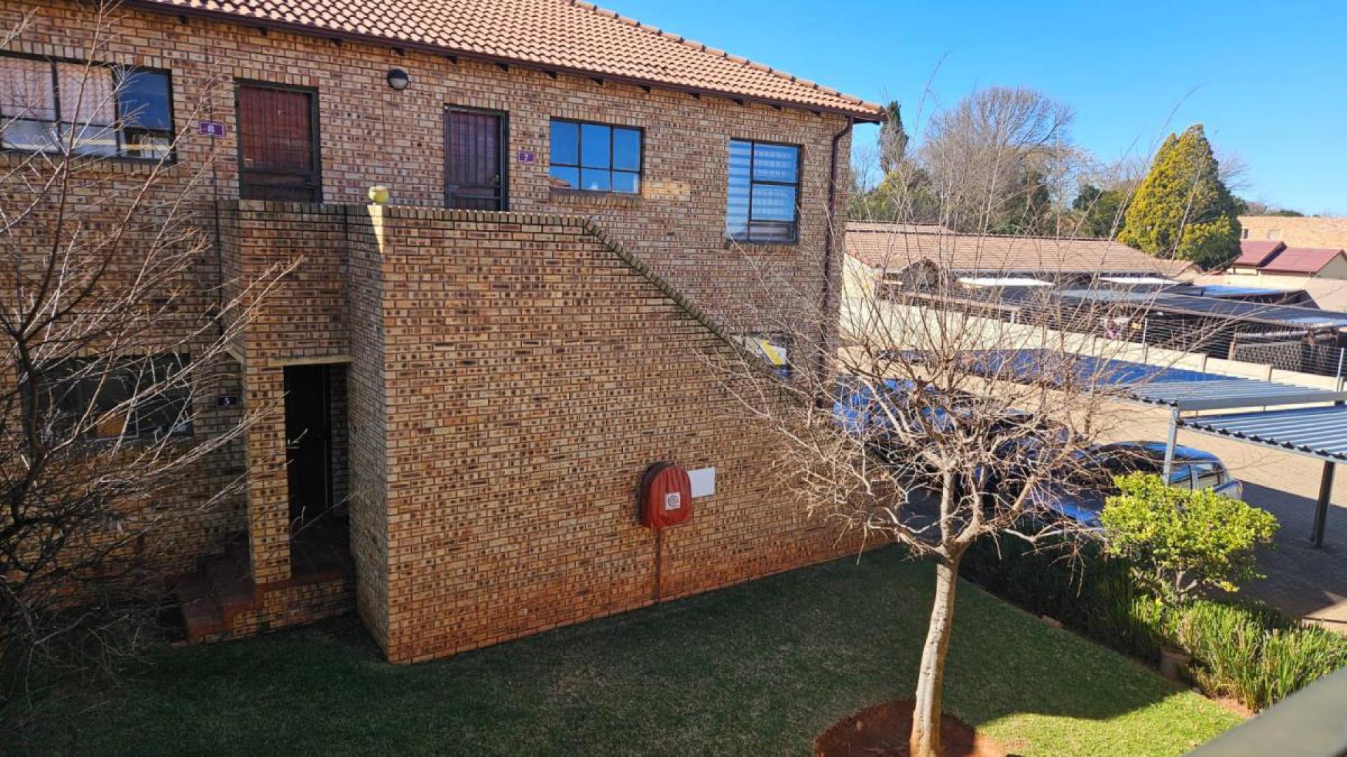 Front View of property in Florida