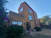  of property in Bassonia