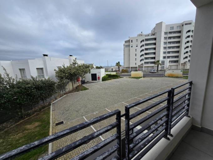 2 Bedroom Apartment to Rent in Bloubergstrand - Property to rent - MR684004
