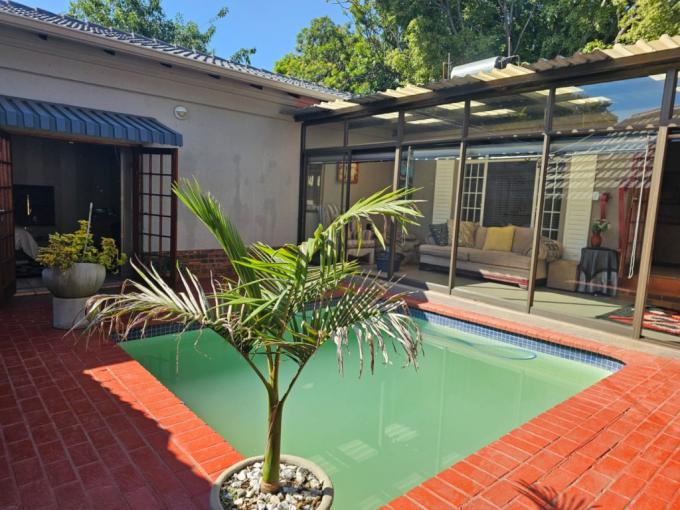 4 Bedroom House for Sale For Sale in Safarituine - MR684006