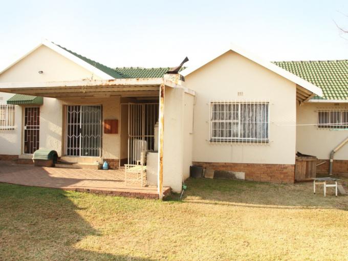4 Bedroom House for Sale For Sale in Brackendowns - MR684029