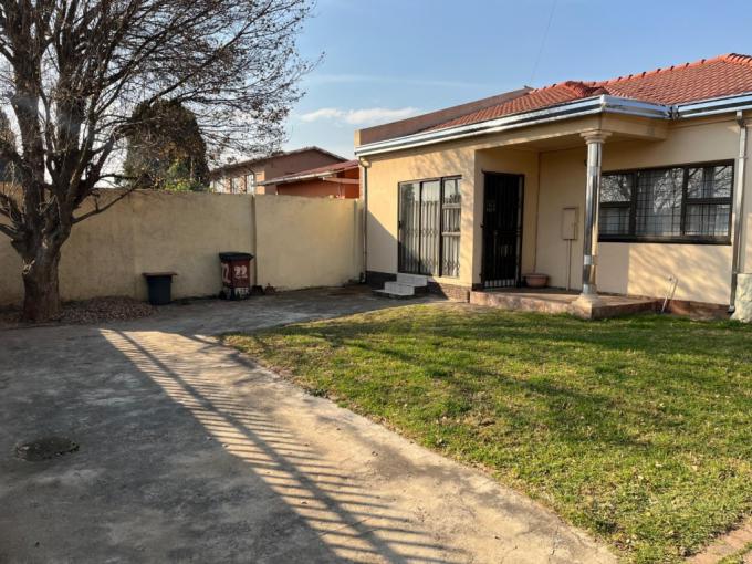 2 Bedroom House for Sale For Sale in Lindbergh Park - MR684031