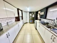  of property in De Deur