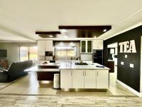  of property in De Deur