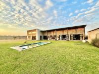  of property in De Deur