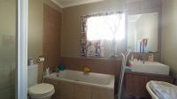 Main Bathroom - 7 square meters of property in Noordwyk