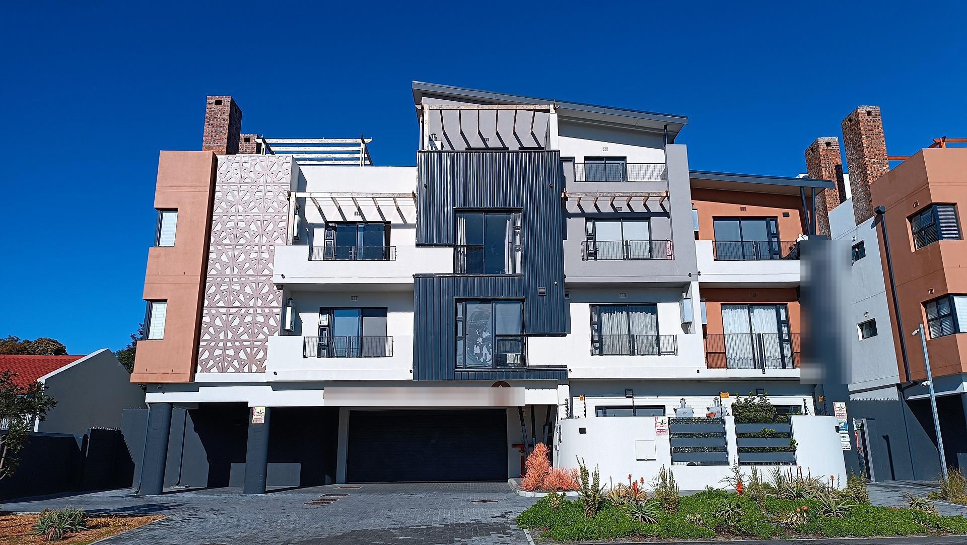 Front View of property in Table View