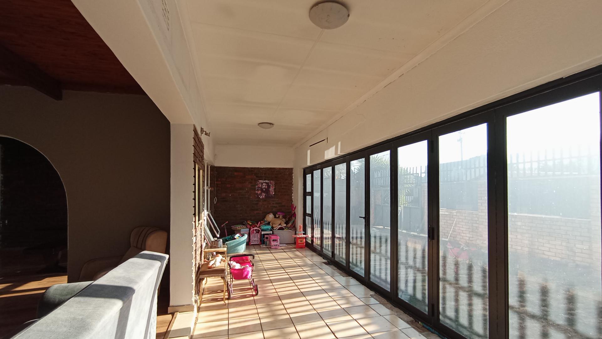 Spaces - 29 square meters of property in Greymont