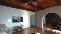 Lounges - 24 square meters of property in Greymont