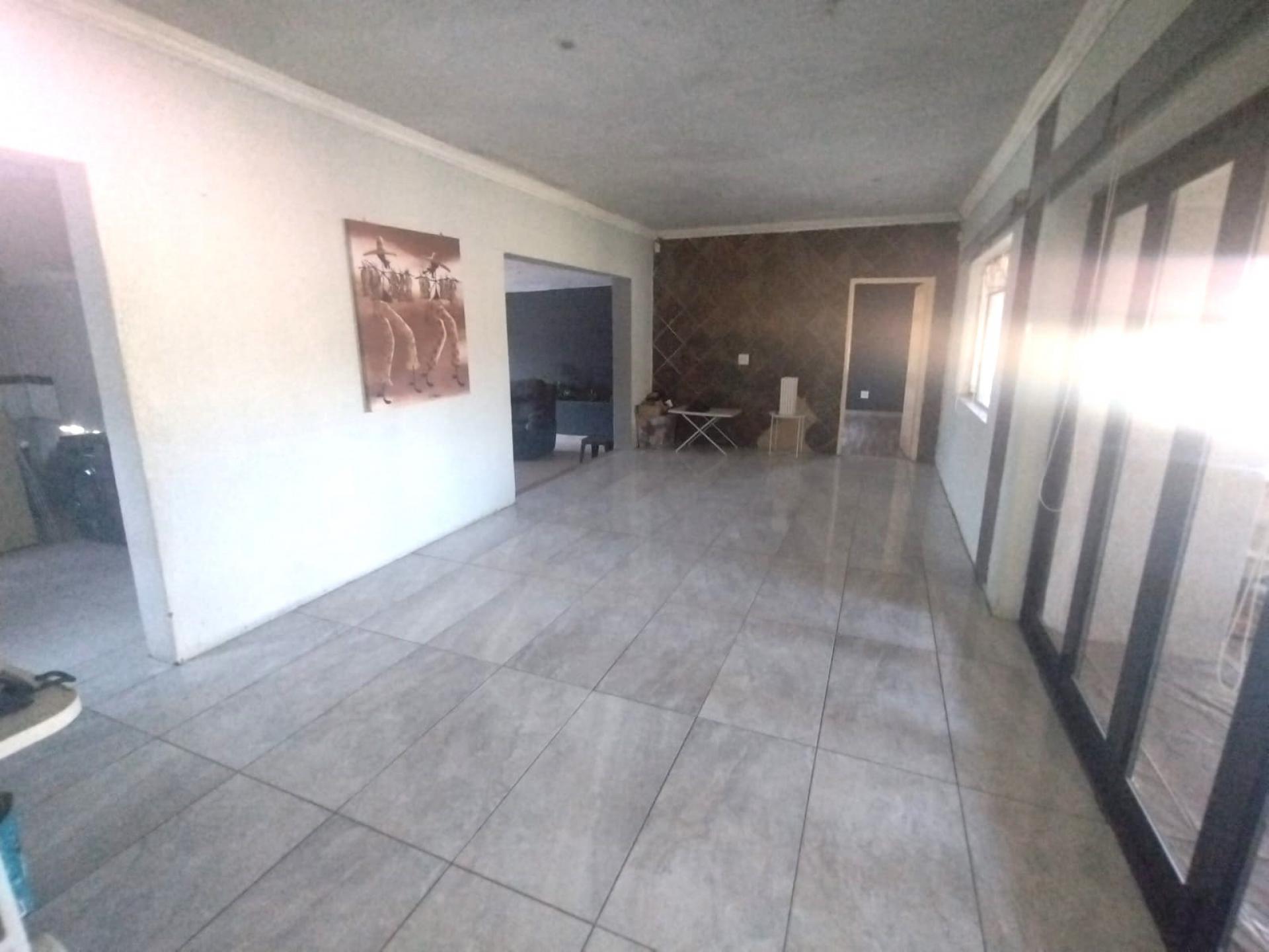  of property in Tulisa Park