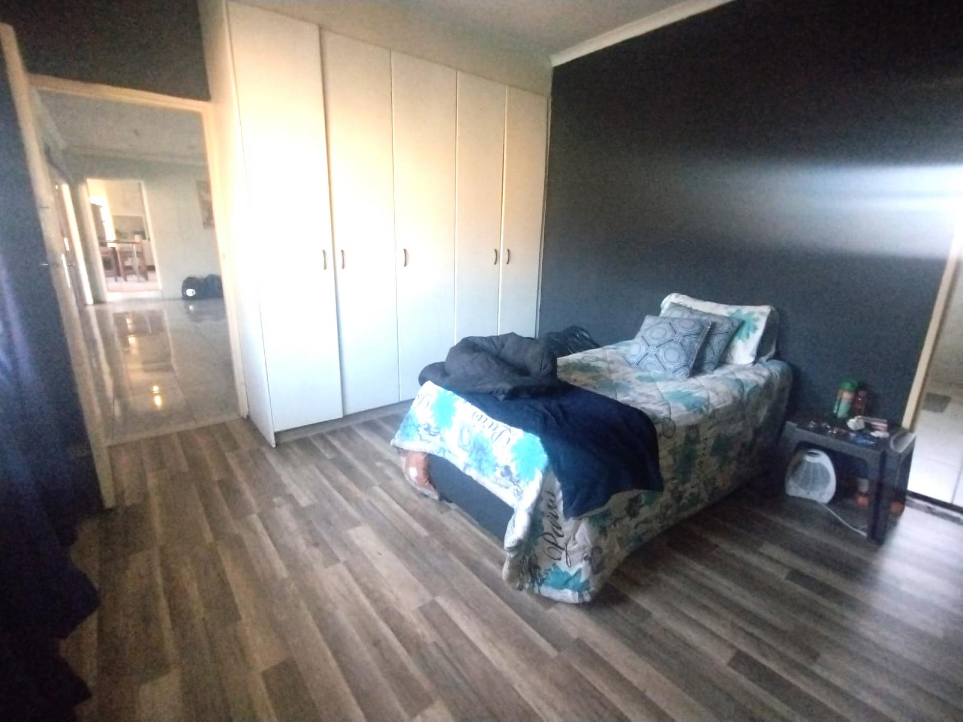  of property in Tulisa Park