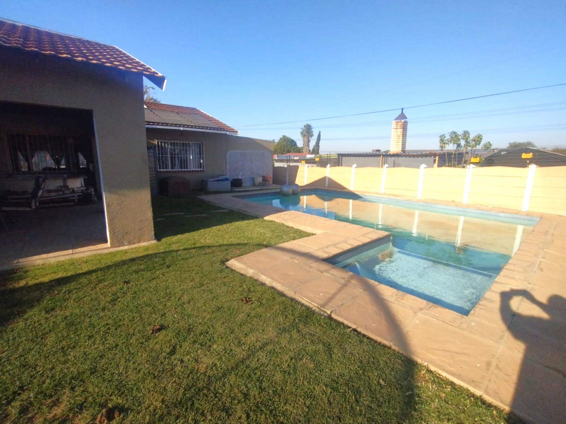  of property in Tulisa Park