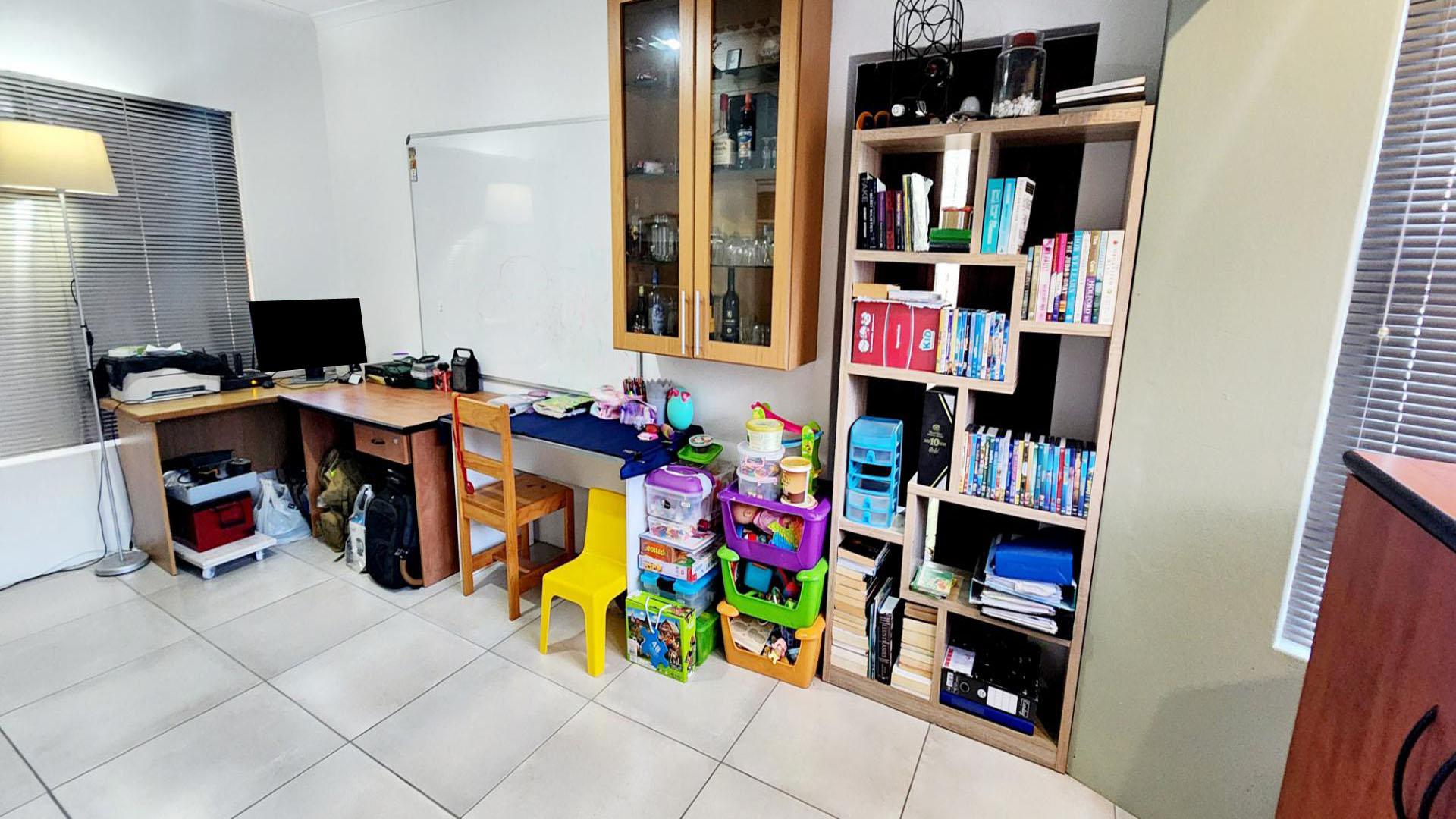 Bed Room 3 of property in Brentwood Park