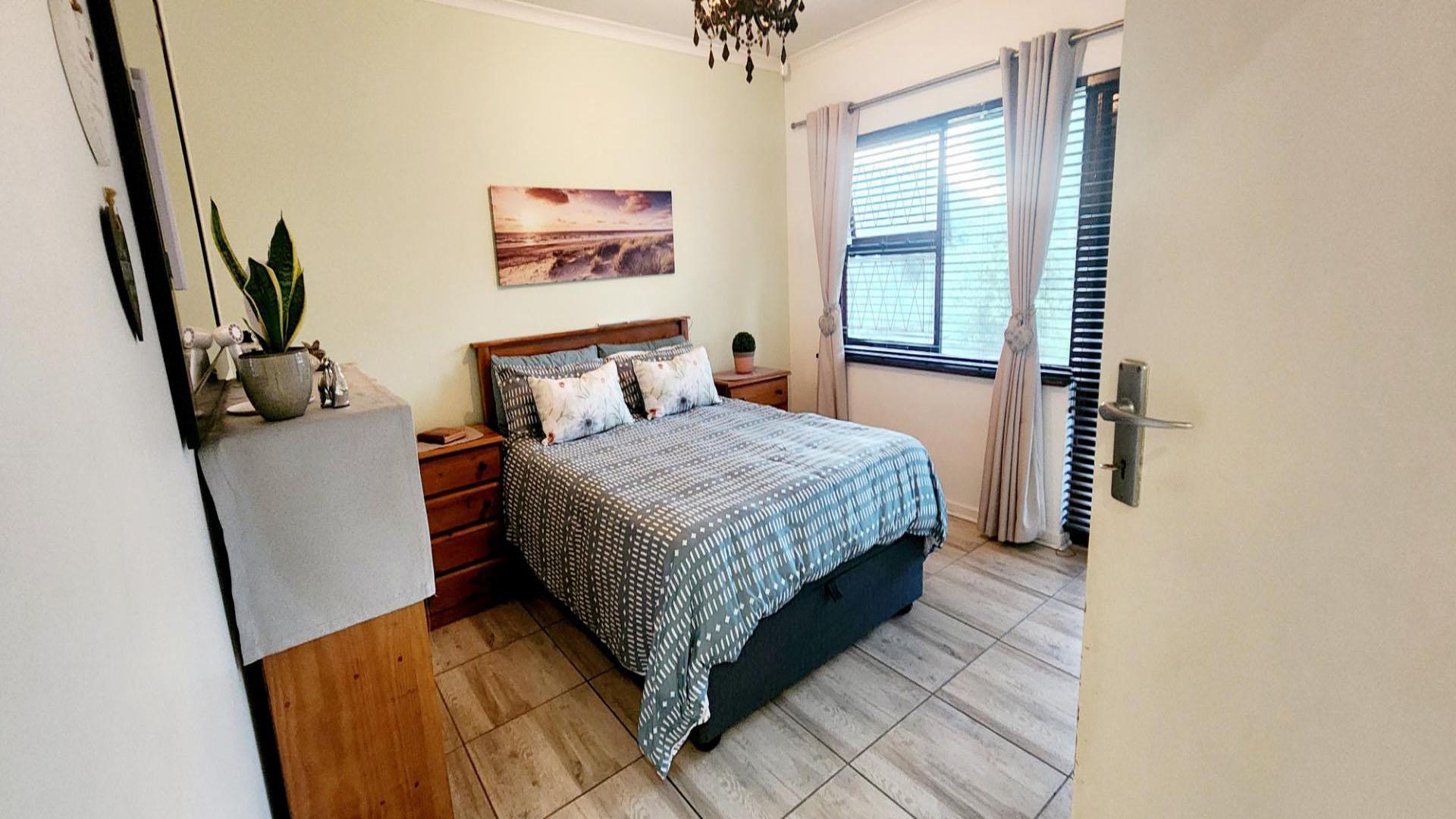 Bed Room 1 of property in Brentwood Park