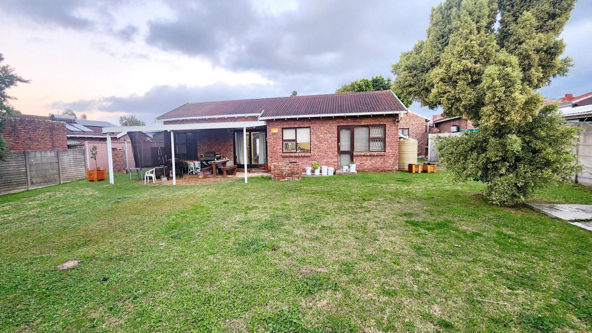 Backyard of property in Brentwood Park