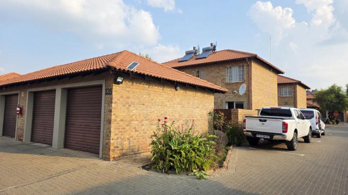 3 Bedroom Sectional Title for Sale For Sale in Annlin - MR684081