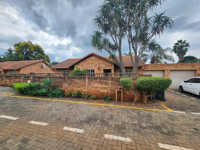 2 Bedroom Sectional Title for Sale For Sale in Doornpoort - MR684098