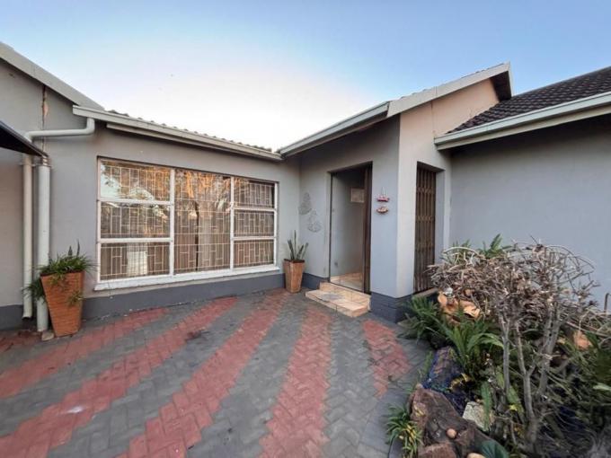 3 Bedroom House for Sale For Sale in Vanderbijlpark - MR684160