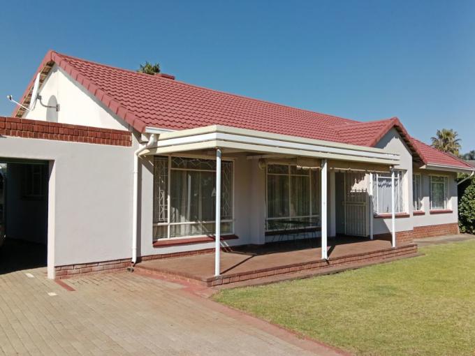3 Bedroom House for Sale For Sale in Brackendowns - MR684191