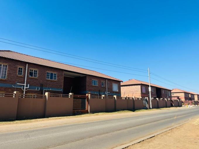 2 Bedroom Apartment for Sale For Sale in Waterval East - MR684196