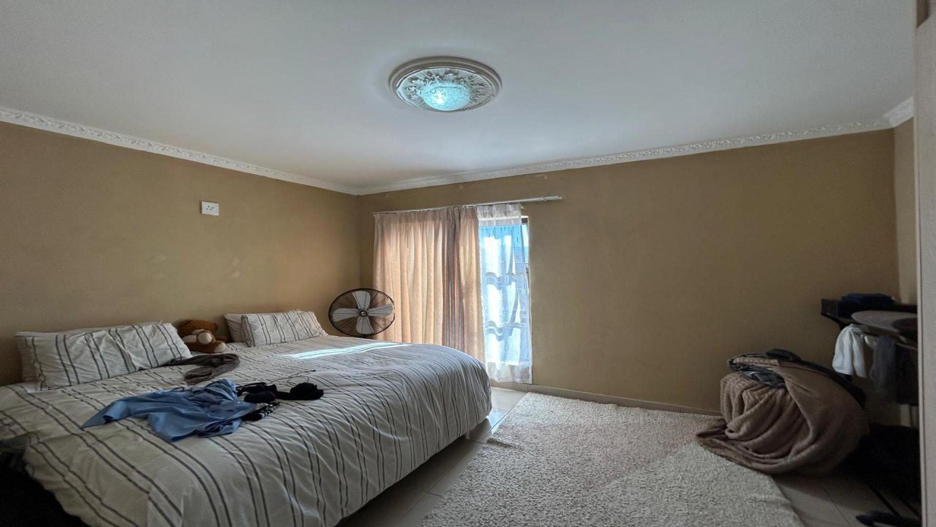 Main Bedroom of property in Tzaneen