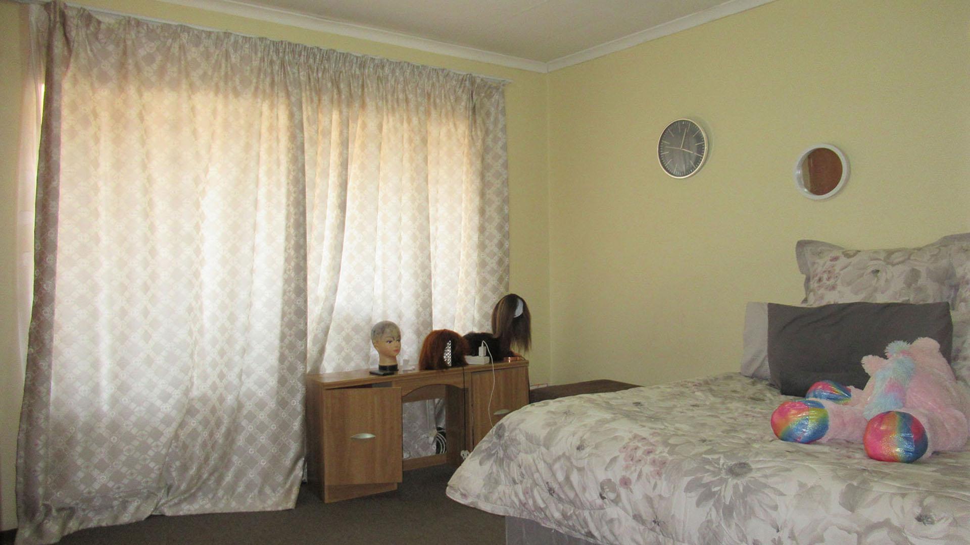 Bed Room 2 - 17 square meters of property in Culemborg Park