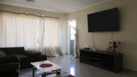 Lounges - 27 square meters of property in Culemborg Park