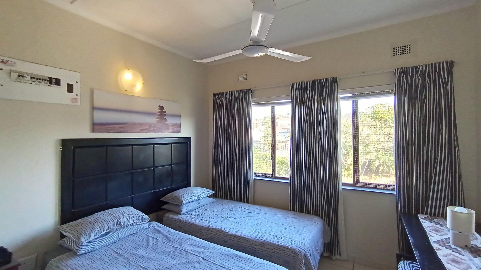 Bed Room 2 - 12 square meters of property in Warner Beach