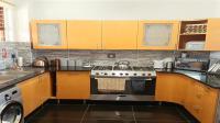 Kitchen - 11 square meters of property in Corlett Gardens