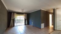 Lounges - 11 square meters of property in North Riding A.H.