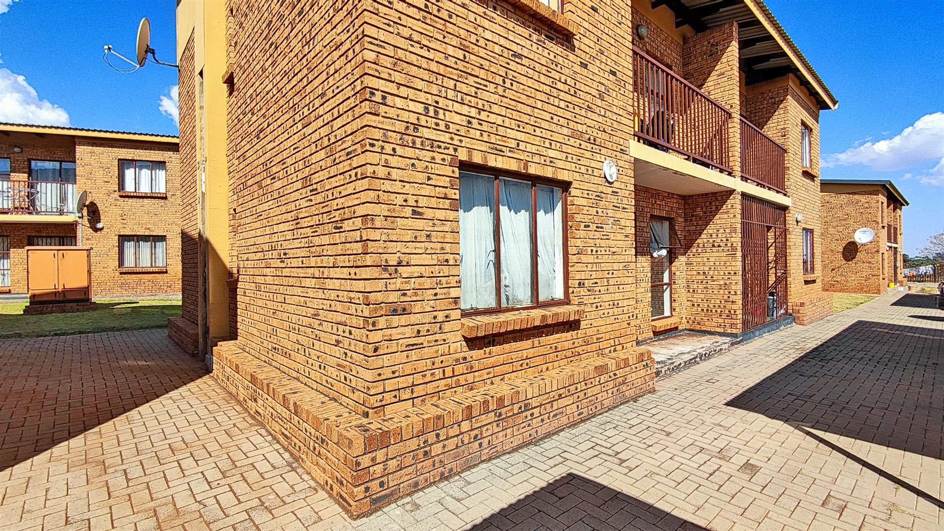 Front View of property in Dawn Park