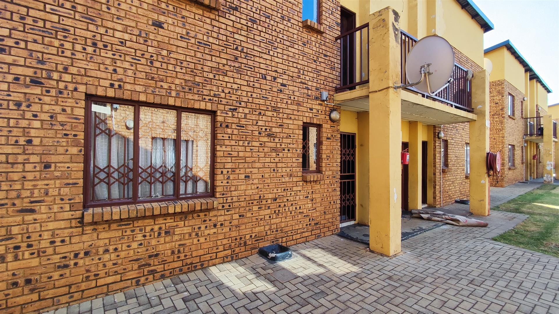 Front View of property in Boksburg North