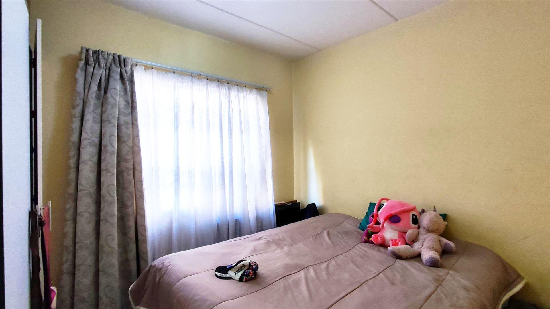 Bed Room 1 - 10 square meters of property in Dawn Park