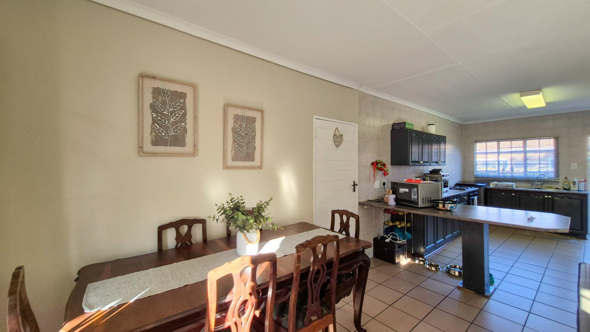 Dining Room of property in Aviary Hill