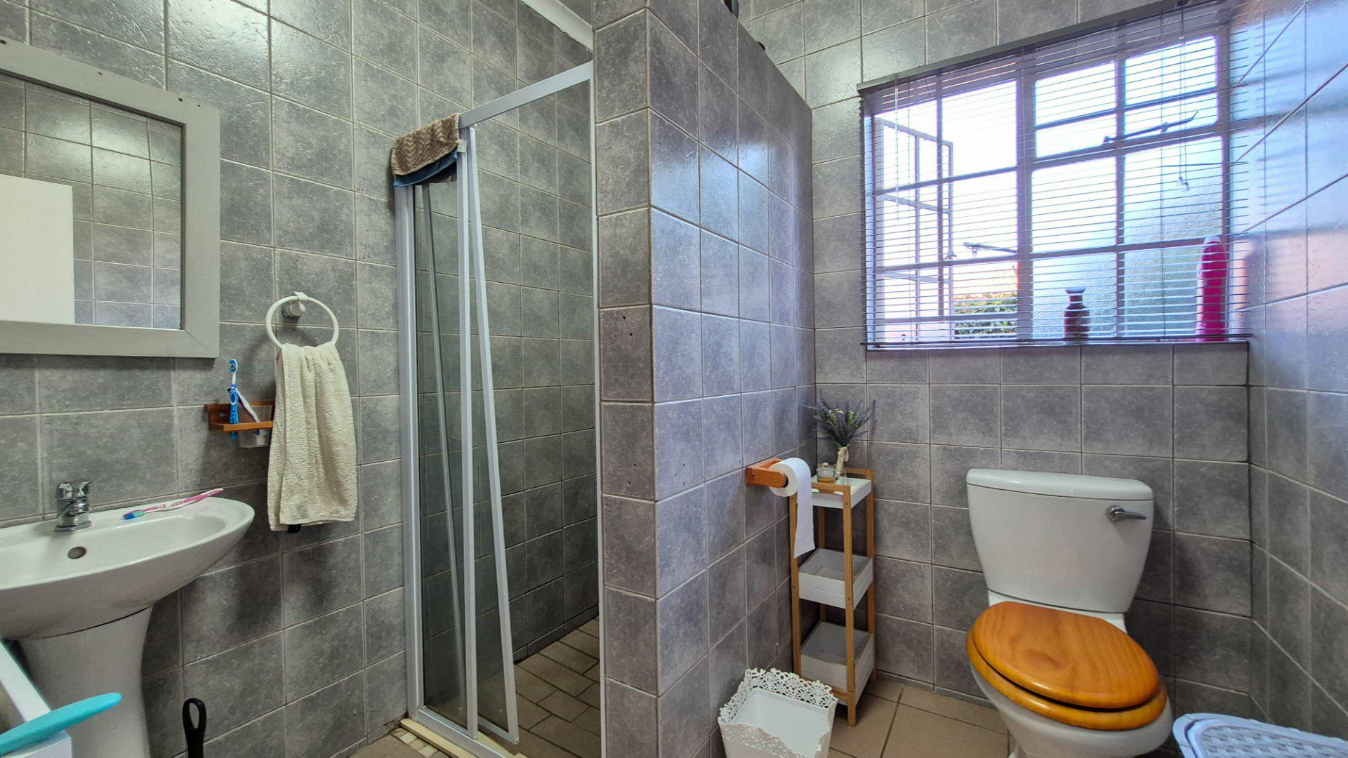 Bathroom 1 of property in Aviary Hill