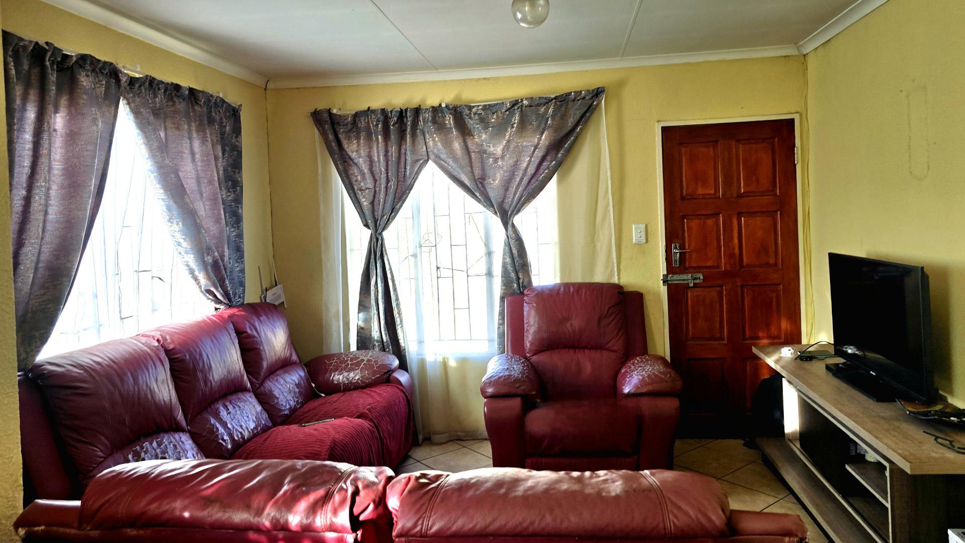 Lounges of property in Klarinet