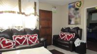 Lounges - 18 square meters of property in Roodepoort West