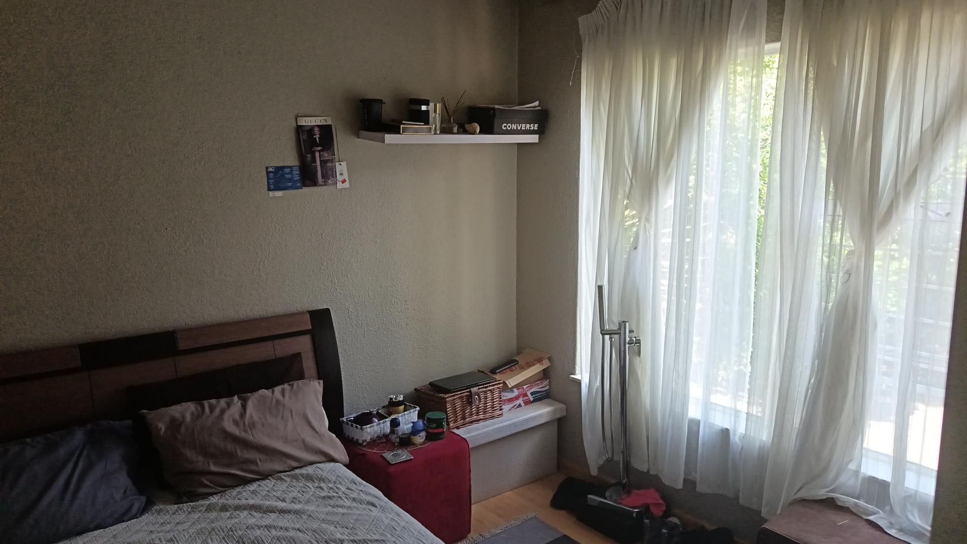 Bed Room 1 of property in Fourways